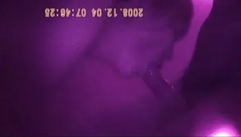 Kinky madura puta recibiendo un puño en su arranque