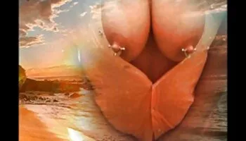 Kayla Kayden va a buscar a su vecino para follarlo !!