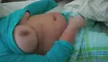Katrina recibe un masaje pervertido